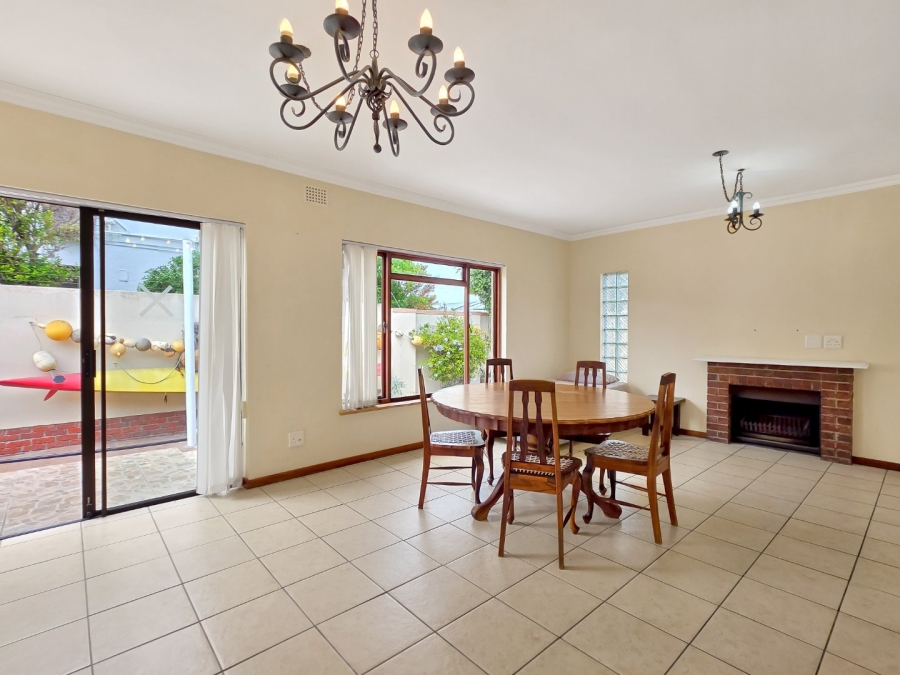 1 Bedroom Property for Sale in Bloubergrant Western Cape